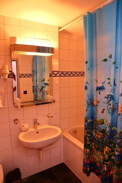 Hotel-Rotisserie La Tour Rouge ديلمونت المظهر الخارجي الصورة