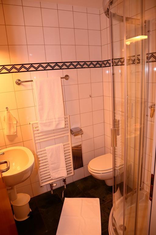 Hotel-Rotisserie La Tour Rouge ديلمونت المظهر الخارجي الصورة
